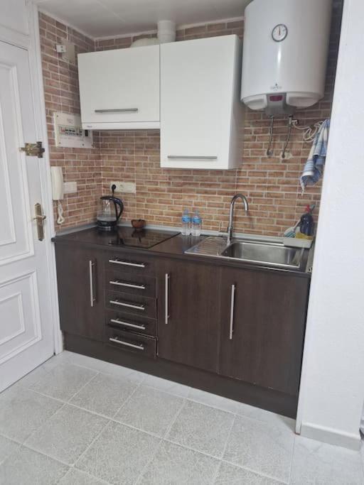 Studio Flat 150M Away From Beach Torrevieja Luaran gambar