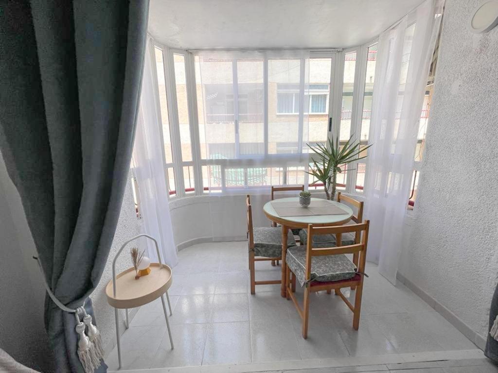 Studio Flat 150M Away From Beach Torrevieja Luaran gambar